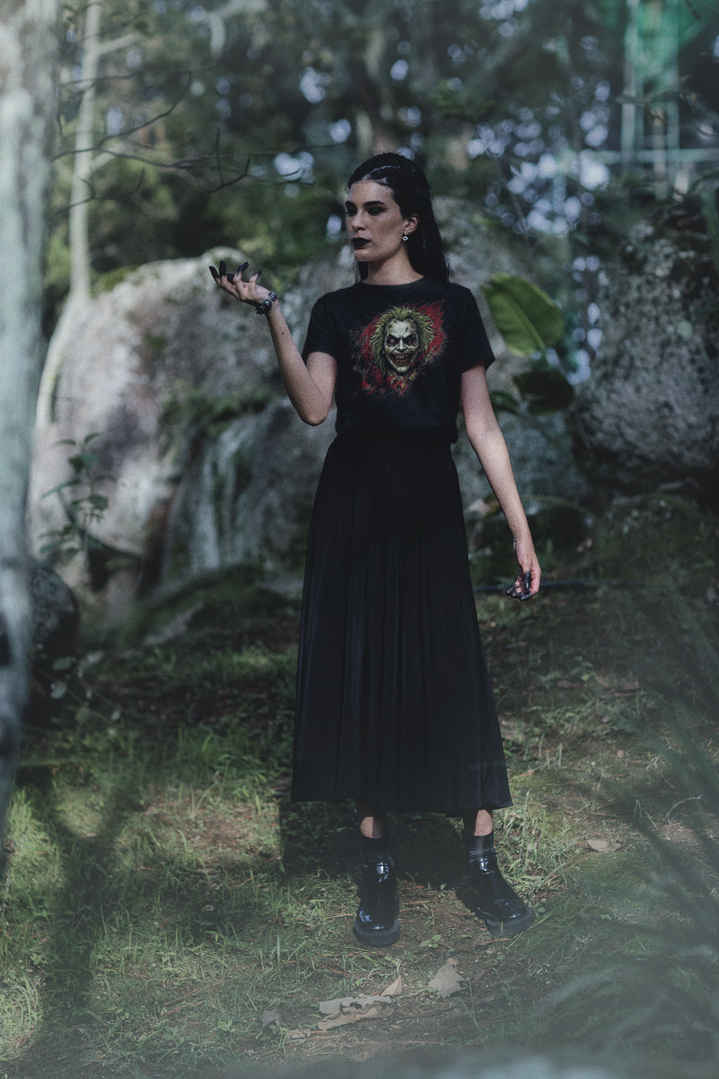 Ripped Horror Beetlejuice - Unisex Softstyle Tee