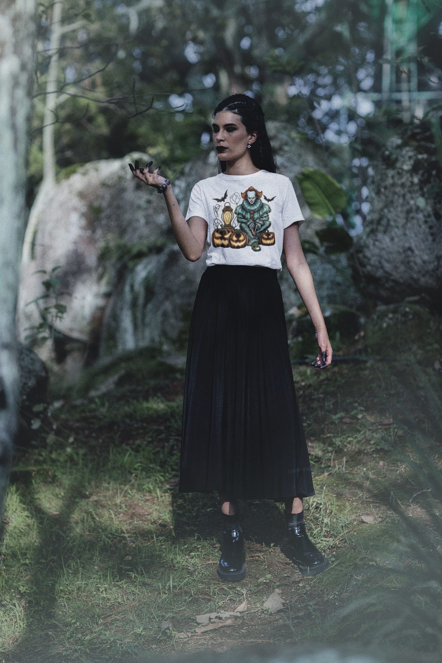 Pennywise Sitting On Pumpkins - Unisex Softstyle Tee
