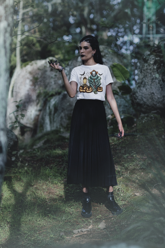 Pennywise Sitting On Pumpkins - Unisex Softstyle Tee