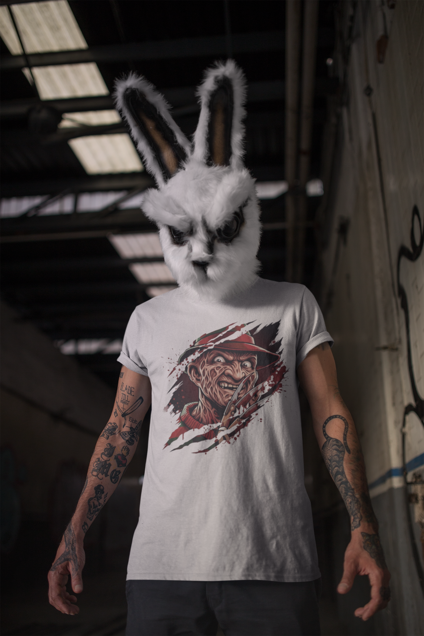 Torn Freddy - Unisex Sofstyle Tee